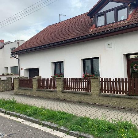 Tolarova Apartman Pardubice Buitenkant foto