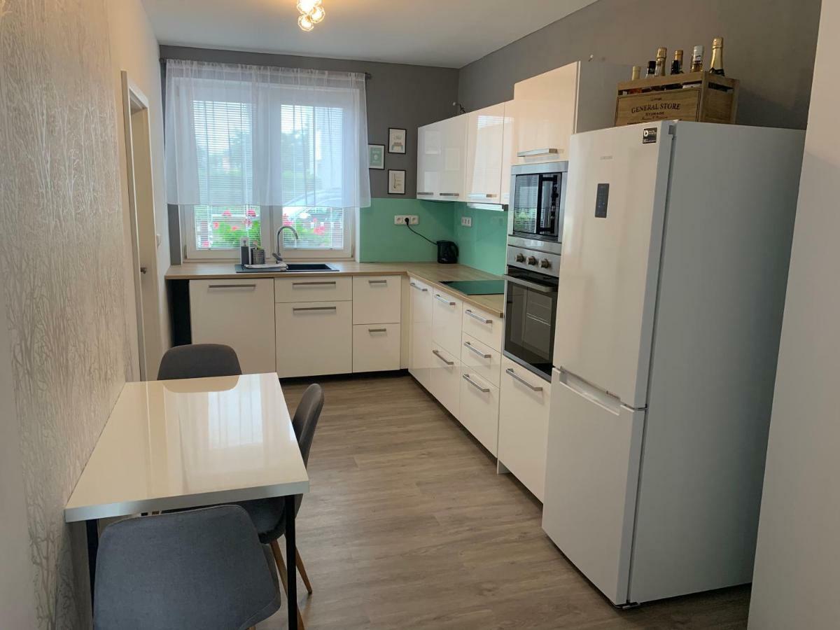Tolarova Apartman Pardubice Buitenkant foto